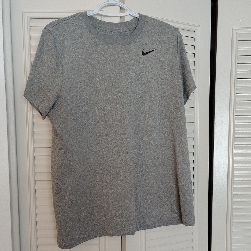 XL Grey Nike Tee Good Condition